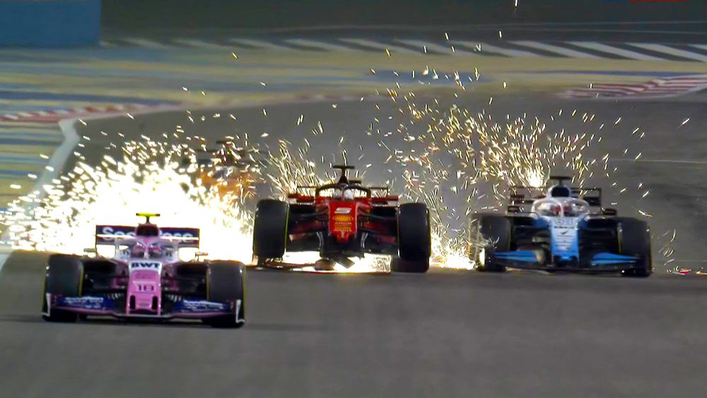 F1 - Video Hamilton vs Vettel, il testacoda e la rottura dell'ala anteriore - Gp Bahrain 1 F1 - Video Hamilton vs Vettel, il testacoda e la rottura dell'ala anteriore - Gp Bahrain