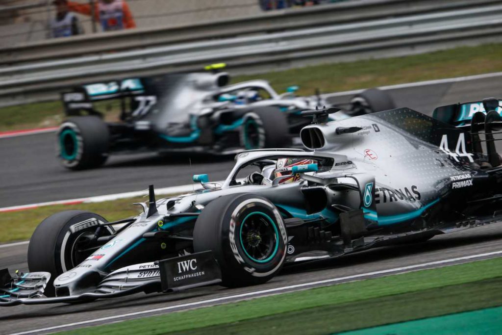 Mercedes Doppietta Cina Carburante