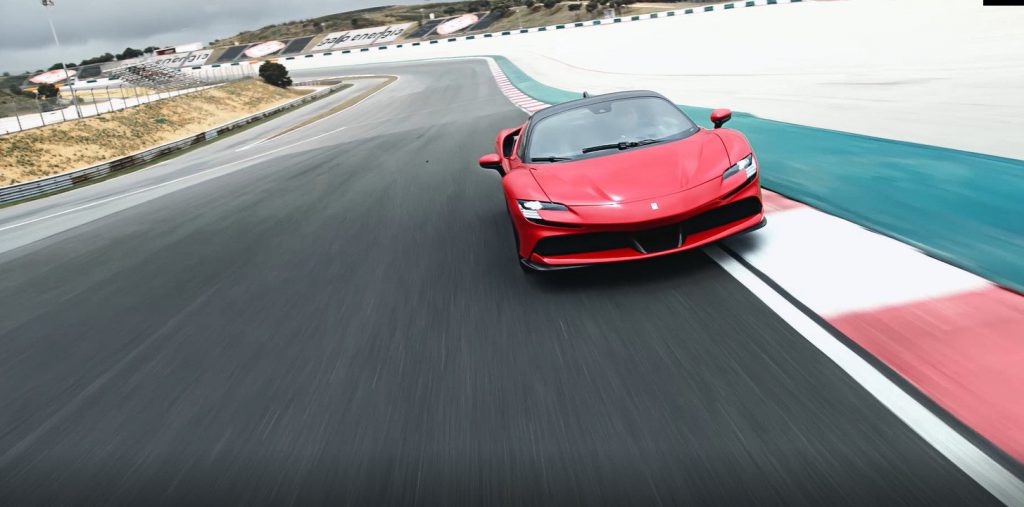 ferrari sf90 stradale foto frontale