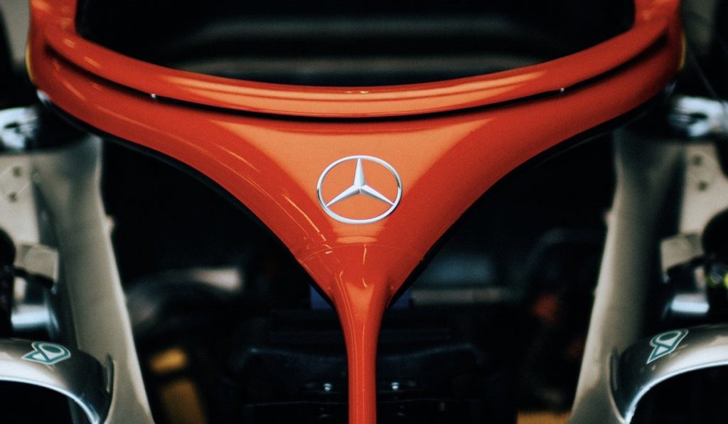halo mercedes rosso oggi