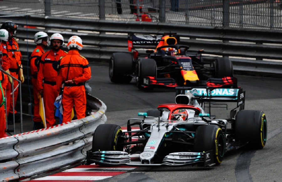 incidente con contatto tra hamilton e verstappen gp monaco