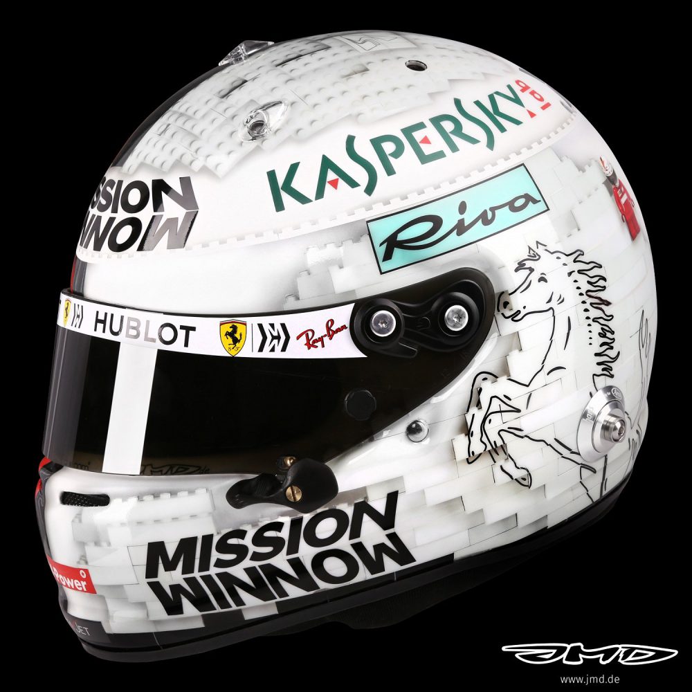 F1 - Vettel nuovo casco ispirato a Lego per il Gp di Spagna 1 F1 - Vettel nuovo casco ispirato a Lego per il Gp di Spagna