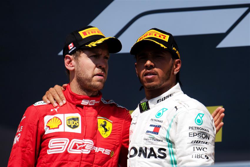 fischi sul podio per hamilton