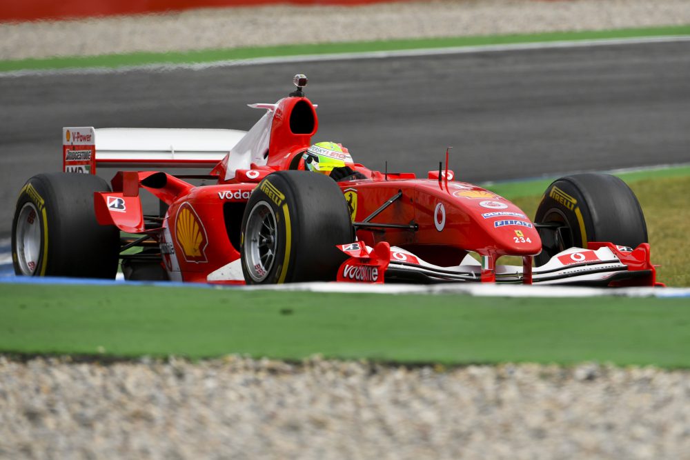 f1 mick schumacher guida la ferrari f2004 in germania