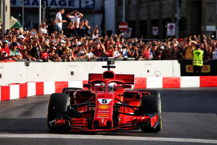 ferrari festa 90 anni piazza duomo consigli informazioni