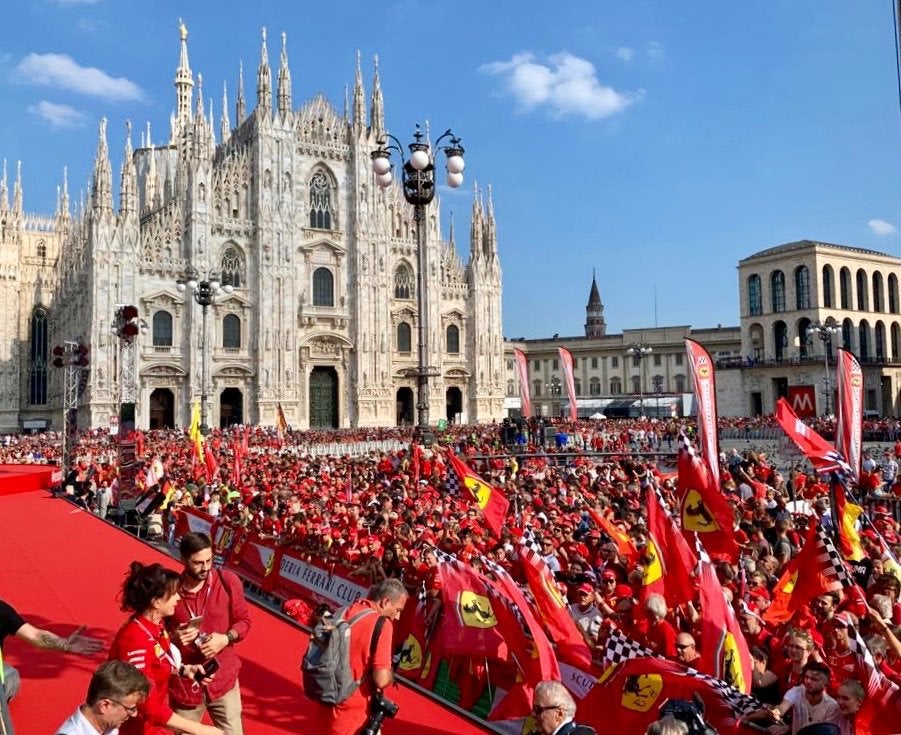 ferrari 90 anni milano come rivedere diretta foto e video