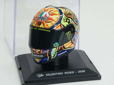 modellino casco valentino rossi edicola
