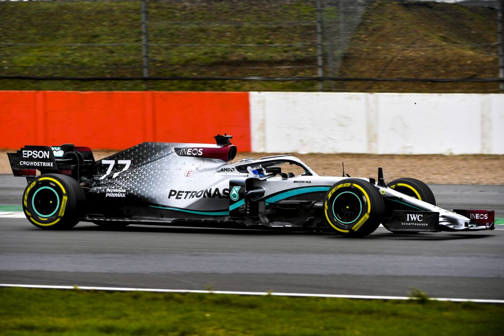 mercedes nuova w11 foto pista silverstone