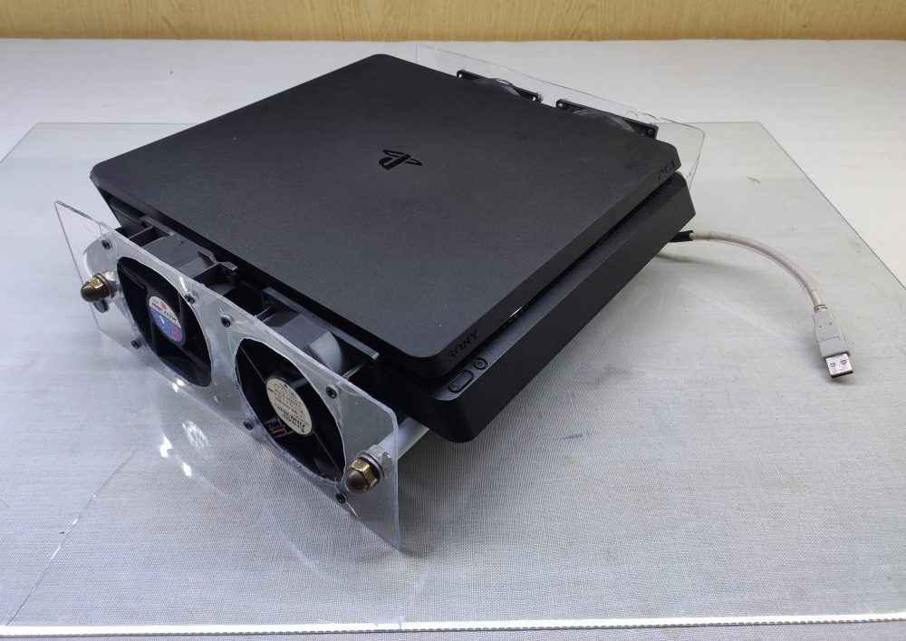 Guida: Come Costruire una base di Raffreddamento per PS4 Fai Da Te!