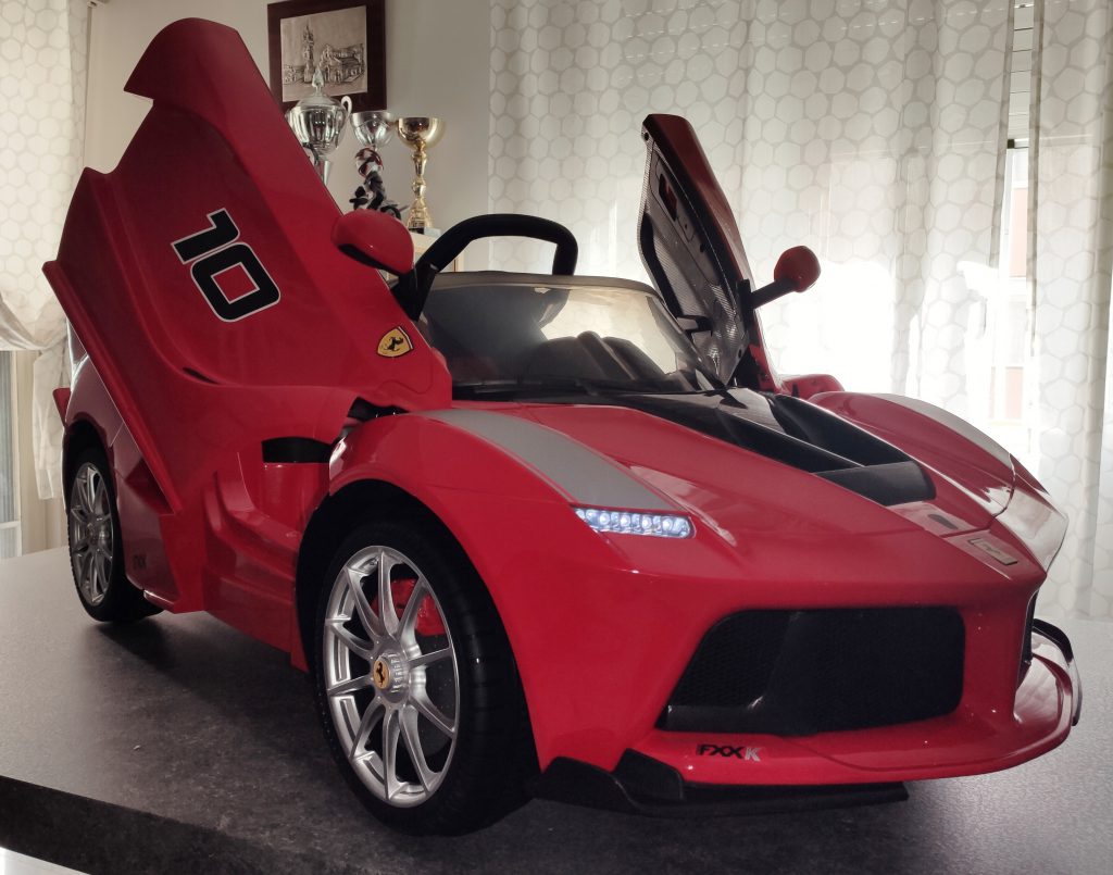 Guida montaggio Ferrari LaFerrari Fxx K la super car per bambini radiocomandata