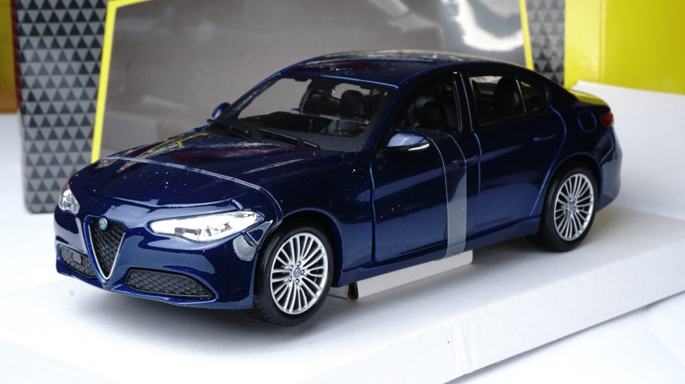 modellino burago alfa romeo giulia