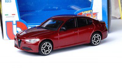 modellino alfa romeo giulia burago rossa