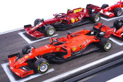 vetrinetta modellini f1 scala 1:43 griglia di partenza