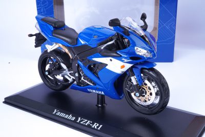 modellino yamaha r1 1/12 maisto