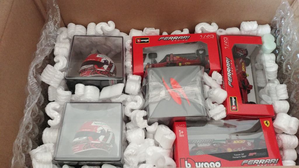 imballaggio modellini motorsport clan