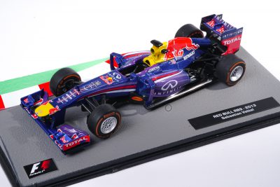 modellino f1 red bull rb9 sebastian vettel 2013 1:43