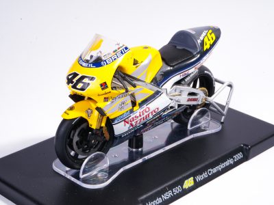 modellino moto valentino rossi honda nsr 500 nastro azzurro 2000 scala 1/18