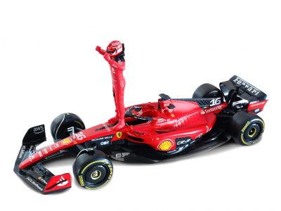 modellino f1 ferrari burago scala 1:24 con figura pilota charles leclerc sf-23