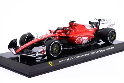 modellino Charles Leclerc Ferrari SF-23 Las Vegas 2023 Scala 1:24 Altaya con vetrina